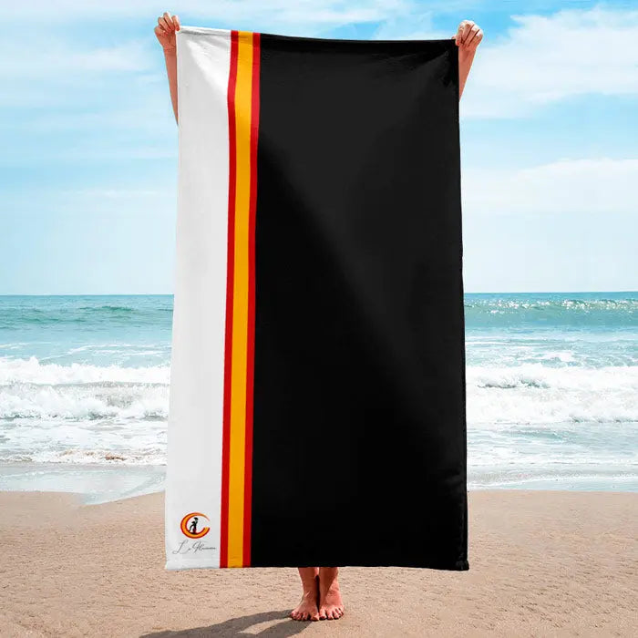 Las mejores toallas de playa 2022 La Flamenca de Borgoña, Bandera de España, Cruz de Borgoña, Patricia Muñoz, VOX, Santiago Abascal 
