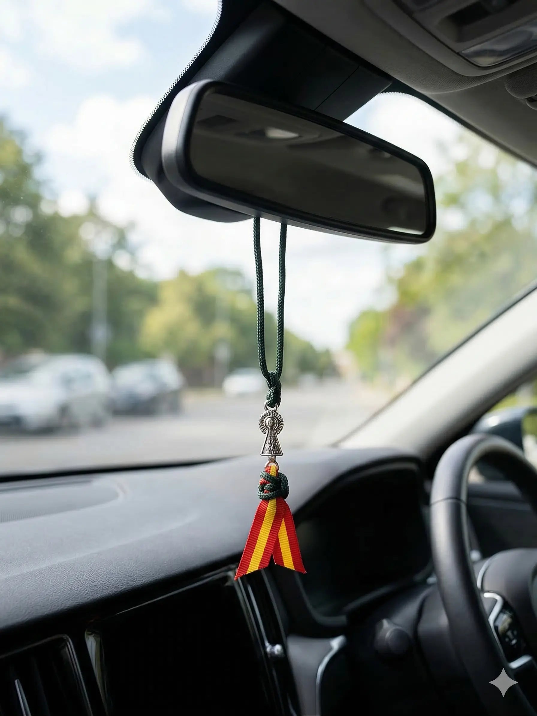 Comprar Colgante Virgen del Pilar para el coche La Flamenca de Borgoña Bandera España