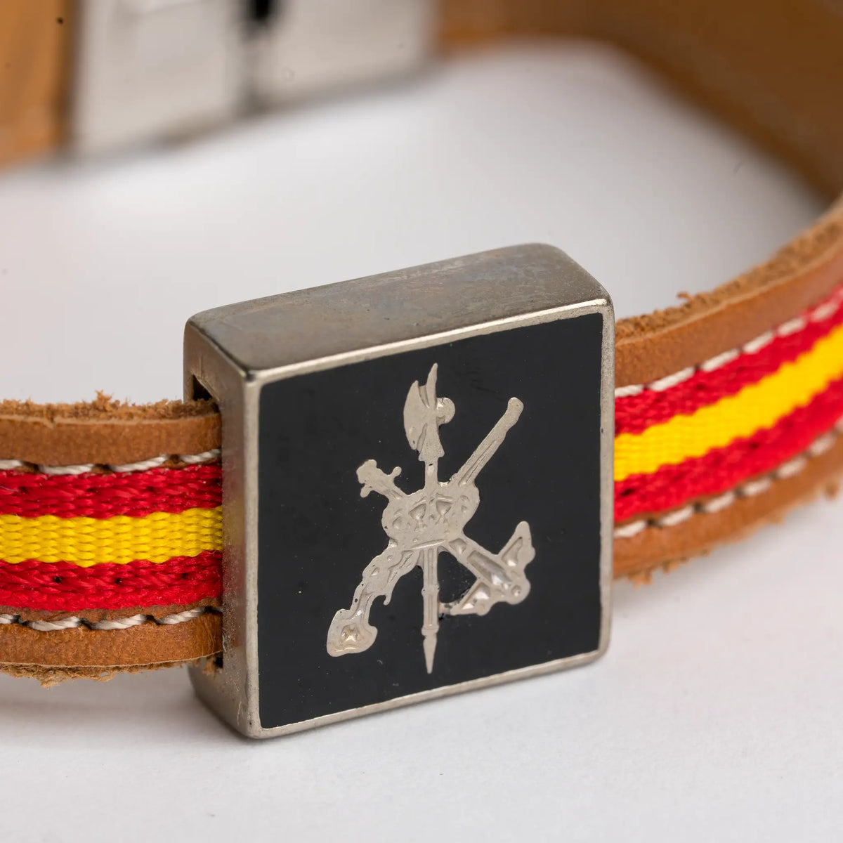 Comprar Pulsera de piel Legión Española emblema negro La Flamenca de Borgoña Bandera España
