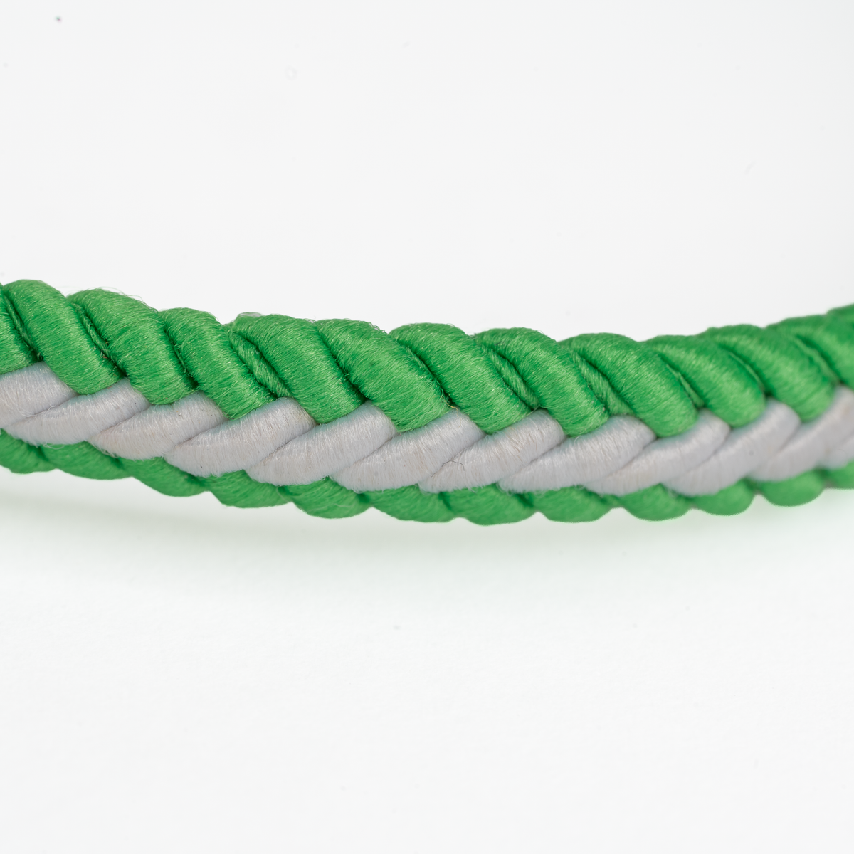 Fine braided Andalusian flag bracelet with metallic closure