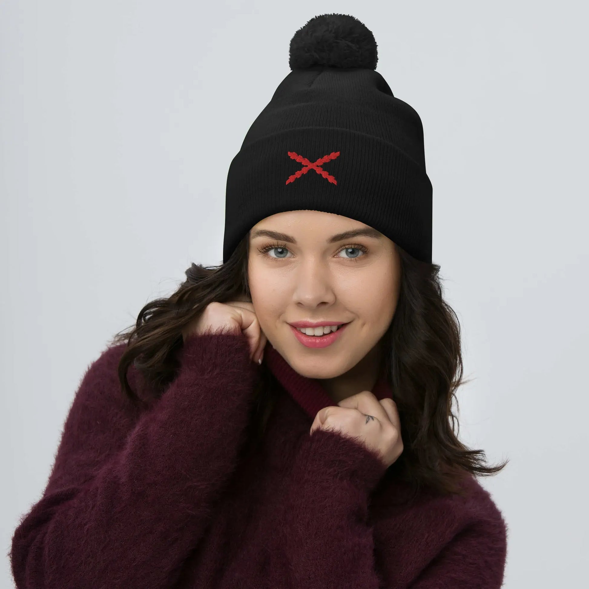 Comprar Gorro Cruz de Borgoña con pompón Bandera España La Flamenca de Borgoña Patricia Muñoz VOX