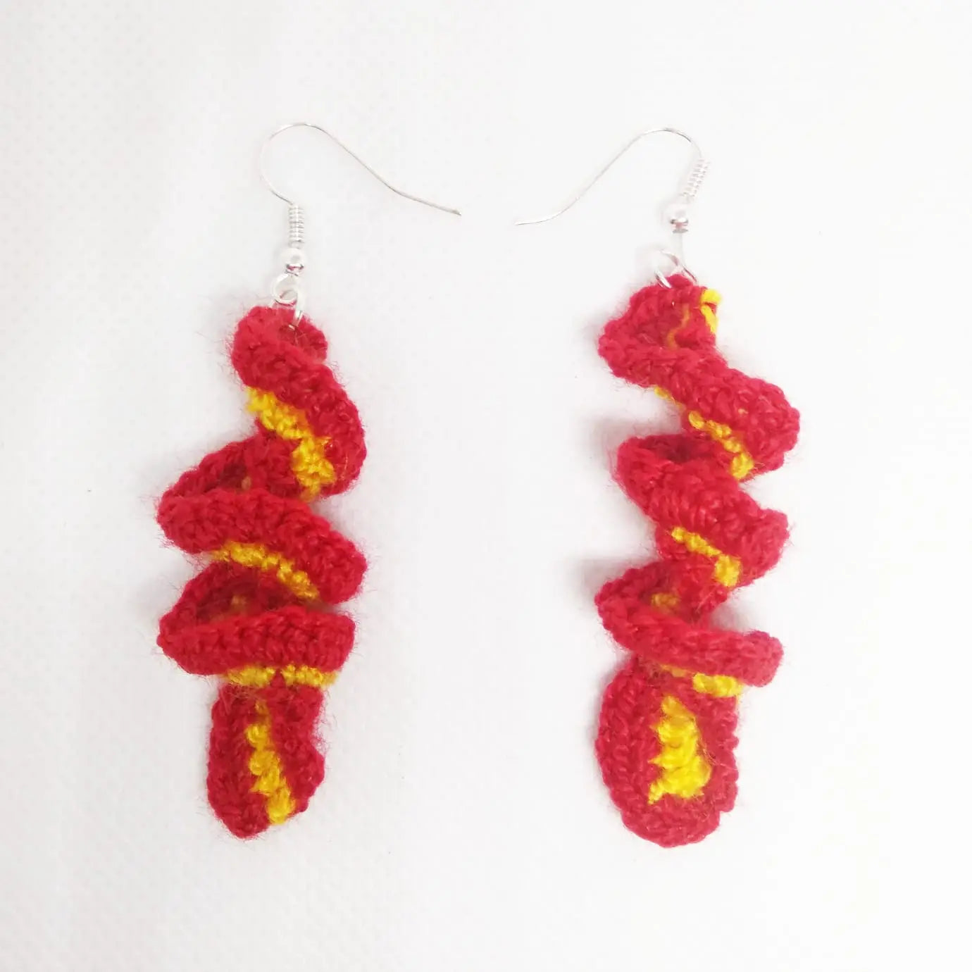 Comprar Pendientes Bndera de España crochet flor Bandera España La Flamenca de Borgoña Patricia Muñoz VOX